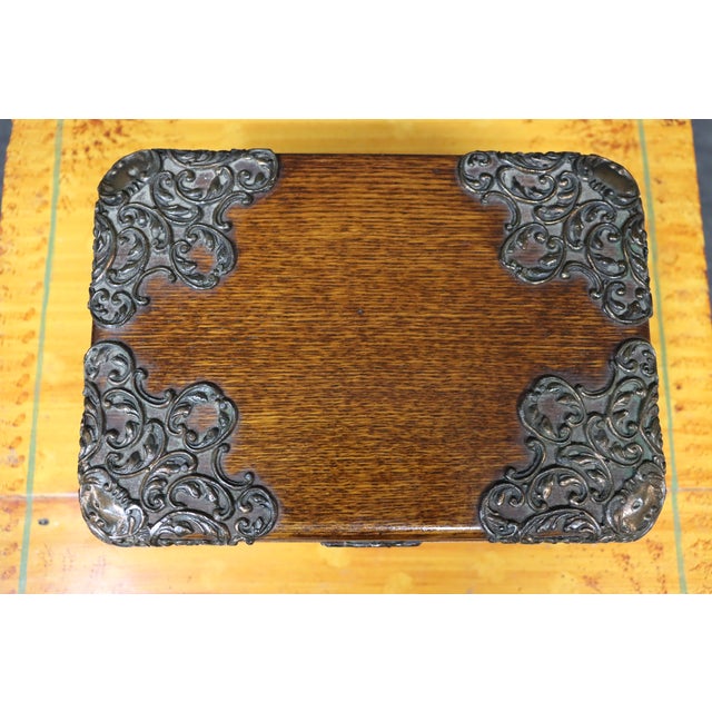 Victorian Quarter Sawn Oak Ormolu-Mounted Humidor For Sale In Philadelphia - Image 6 of 13