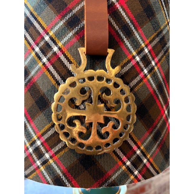 Mid 20th Century Vintage Emerald Green & Brass Table Lamp With Custom Tartan Shade and English Bridle Medallion For Sale - Image 5 of 6