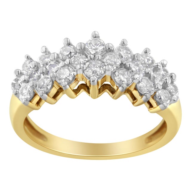 Contemporary 10K Yellow Gold Round Diamond Ring (1 cttw, J-K Color, I1-I2 Clarity) - Size 7 For Sale - Image 3 of 6
