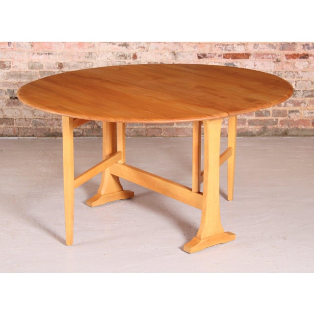 Mid-Century Model 610 Gate Leg Dining Table from Ercol, 1970s For Sale - Image 3 of 11