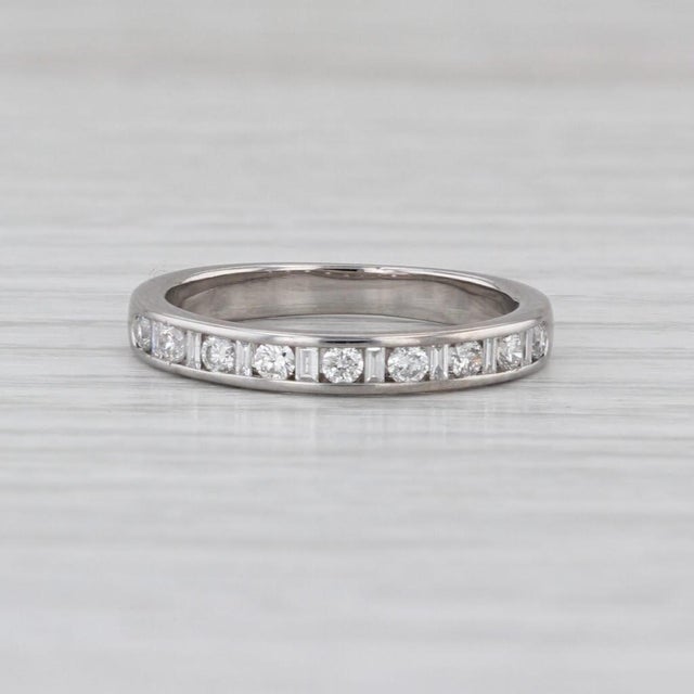 Metal 0.30ctw Diamond Wedding Band 14k White Gold Size 4.75 Stackable Ring For Sale - Image 7 of 8
