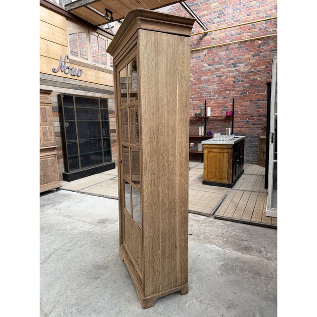 Wood Early 20th Century Oak Display Cabinet For Sale - Image 7 of 10