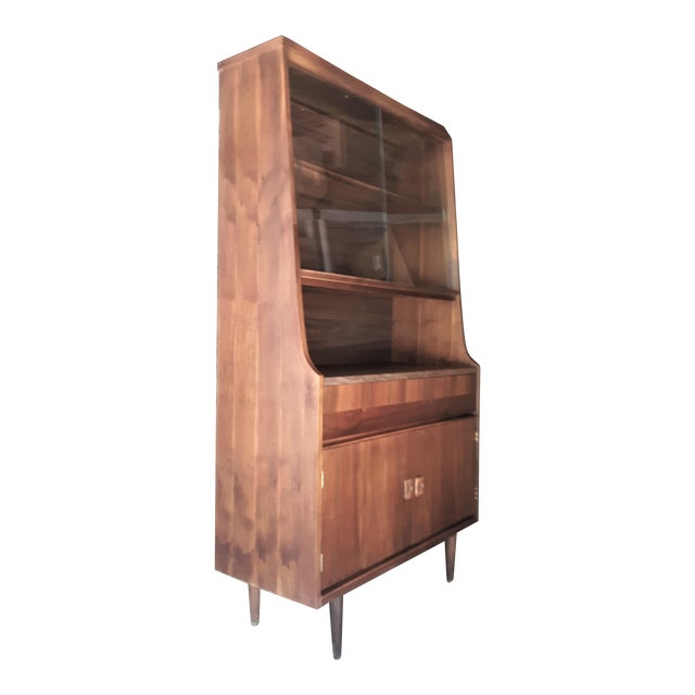 Late 20th Century Vintage MidCentury Style Bassett Style Hutch and