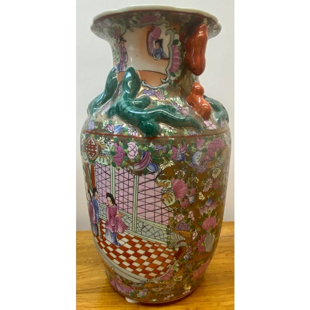 Chinese Early 20th Century Chinese Porcelain Vases - a Pair For Sale - Image 3 of 13