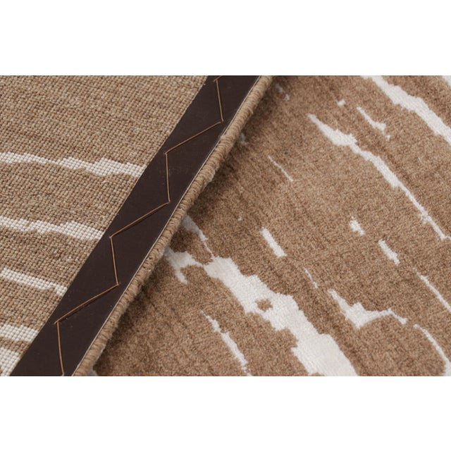 Textile Rug & Kilim’s Abstract Rug in Beige-Brown With White Geometric Patterns For Sale - Image 7 of 7
