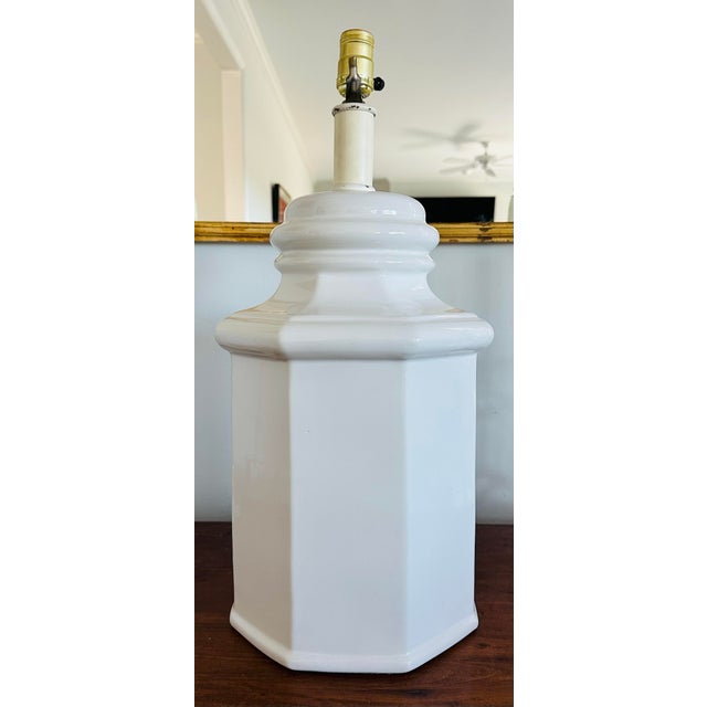 Monumental Hollywood Regency Chinoiserie Style White Ceramic Lamp For Sale - Image 4 of 7