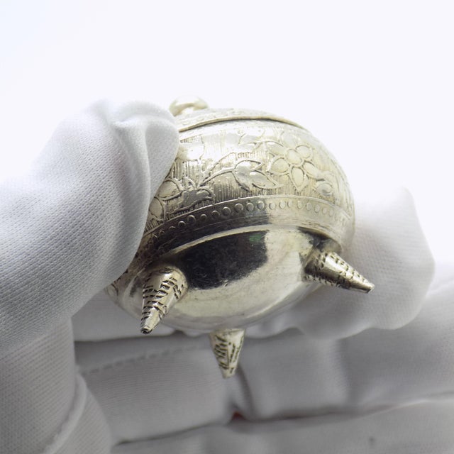 Vintage Italian Silver Duo Pill Trinket Boxes with Tripod Feet, 1980s, Set of 2 For Sale - Image 9 of 13