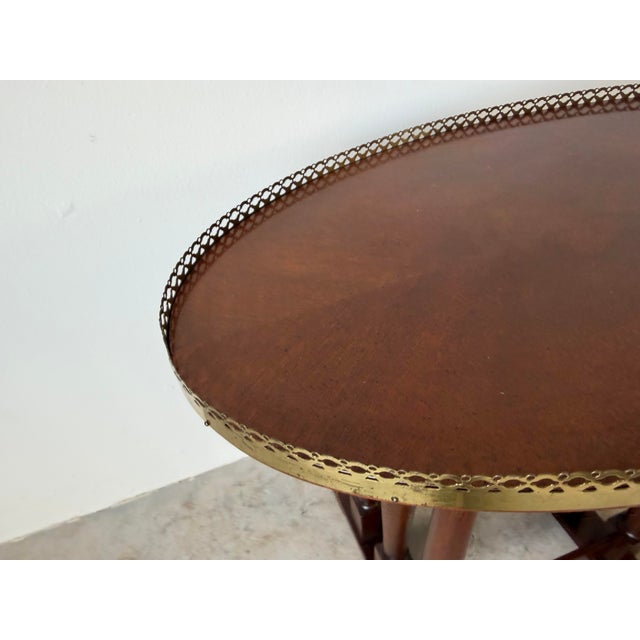 Vintage Hekman Chippendale Style Mahogany Matched-Grain Oval Side Table With Brass Gallery For Sale - Image 10 of 12