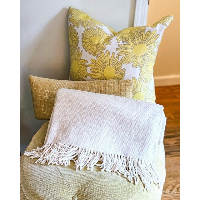 Marina Throw Jacquard Collection, Pearl For Sale - Image 4 of 8