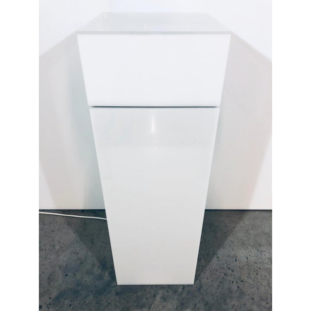 Contemporary Haziza Illuminated and Rotating White Lucite Pedestal Table For Sale - Image 3 of 11