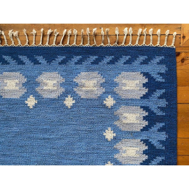 Scandinavian Modern Blue Rölakan Flatweave Rug by Berit Koenig Woelfer, Sweden, 1960s For Sale - Image 12 of 16