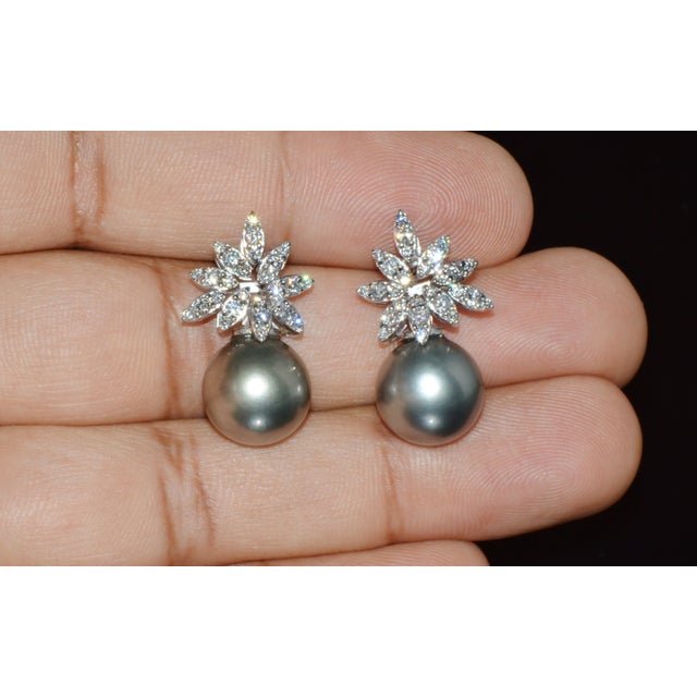 Metal Certified Natural 23.13cts vs F Diamond Tahitian Pearl Solid 18k Gold Cluster Earrings- 2 Pieces For Sale - Image 7 of 12