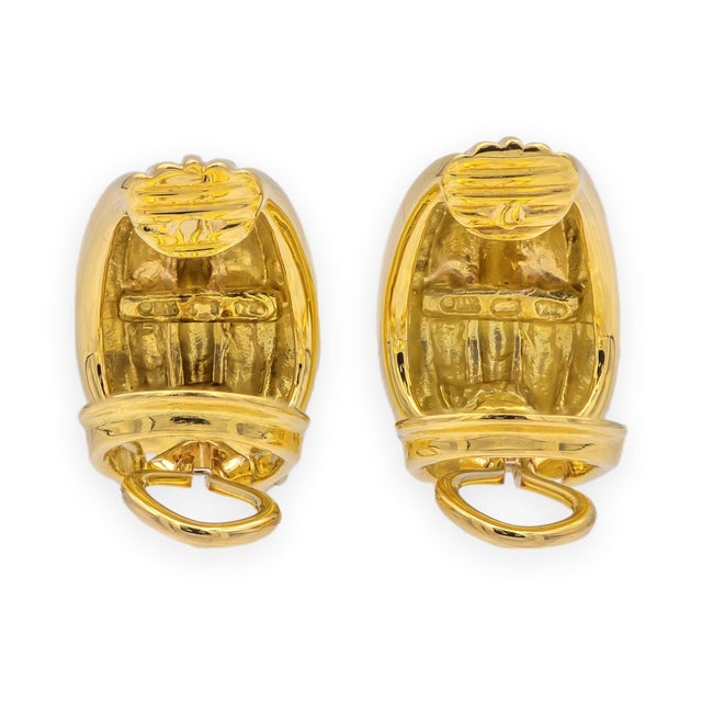 Yellow Vintage David Yurman 18k Yellow Gold Cable Shrimp J Hoop Earrings, A Pair For Sale - Image 8 of 11