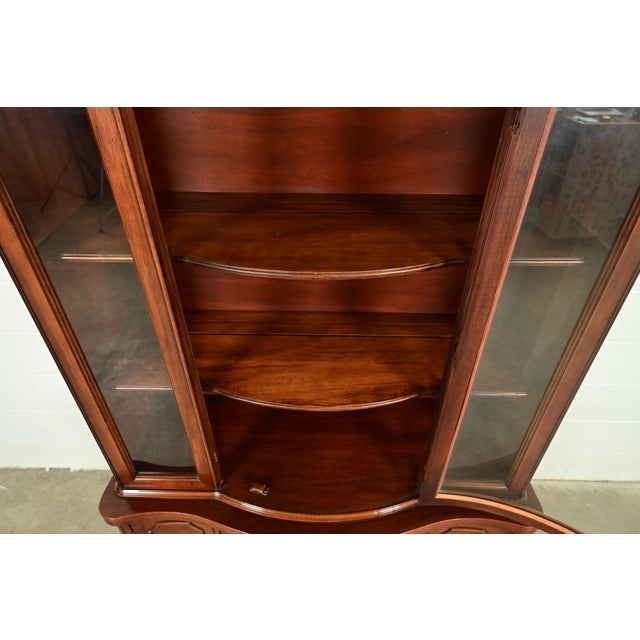 Wood Baker Furniture Style Georgian Carved Mahogany Breakfront Bookcase Cabinet, Circa 1950s For Sale - Image 7 of 12