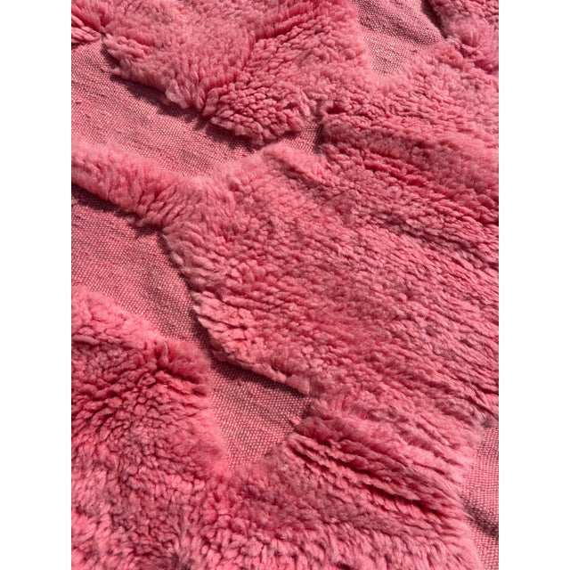 Textile Pink Beni Mrirt Moroccan Rug in Wool, 2010s For Sale - Image 7 of 11