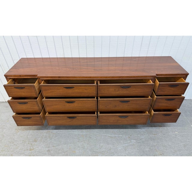 Wood Mid-Century Modern Kent Coffey Tempo 12-Drawer Walnut Dresser For Sale - Image 7 of 10