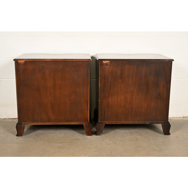 Kindel Furniture Georgian Solid Mahogany Block Front Nightstands, Pair For Sale - Image 16 of 18