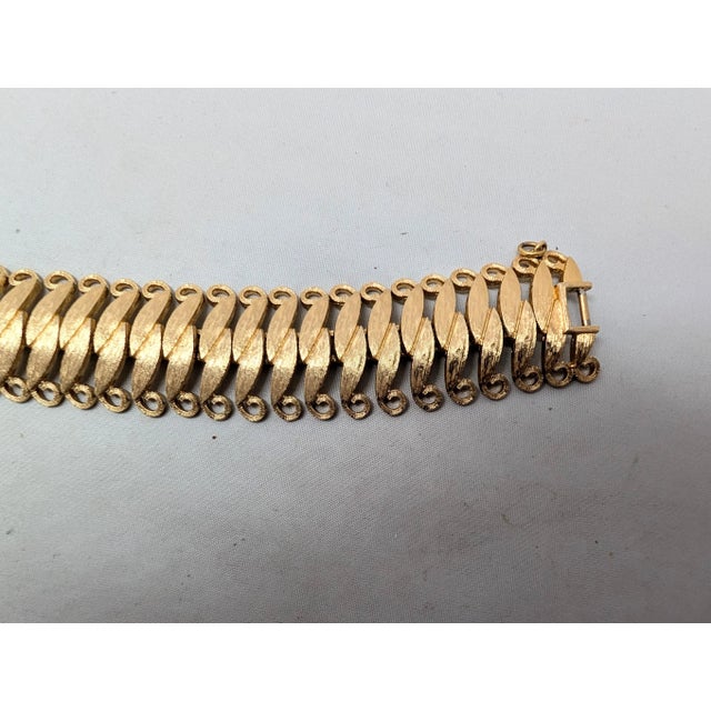 Vintage 1960s Signed Monet Goldtone Articulated Bracelet For Sale - Image 10 of 11