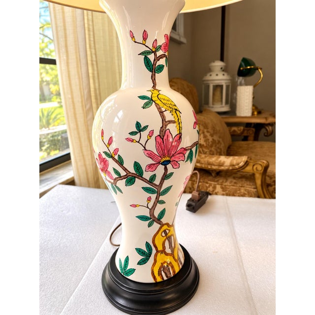 1980s Vintage Floral Ceramic Table Lamp, White Hand-Painted Flower Motif, Traditional Cottage Style, 29” Tall, Decorative Accent Lamp For Sale - Image 5 of 10