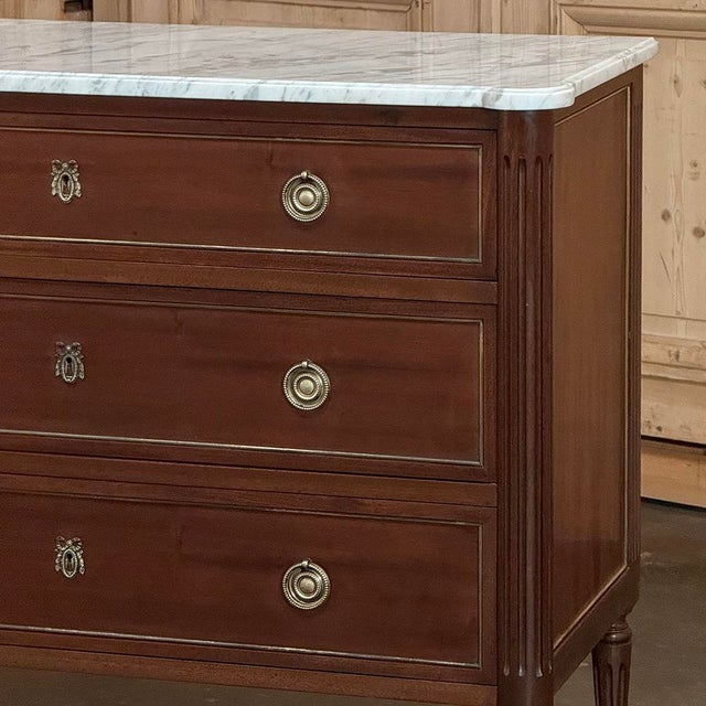 Auburn Louis XVI Mahogany Carrara Marble Top Commode For Sale - Image 8 of 17