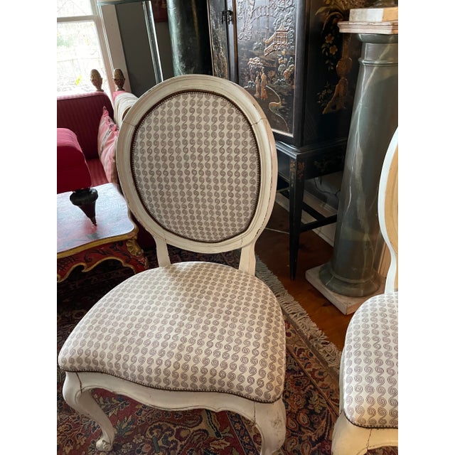 French Pair of 20th Century Italian Revival Venetian Occasional Chairs For Sale - Image 3 of 10