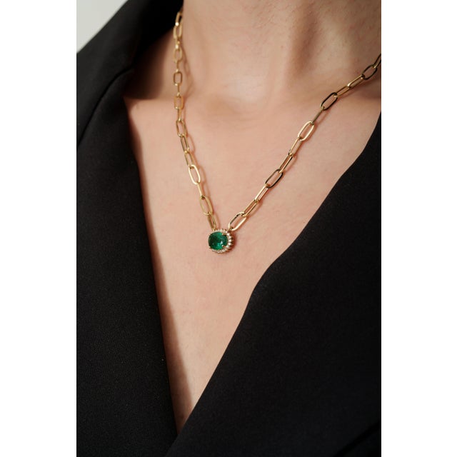 Contemporary 1.99ct Emerald Diamond Necklace With Modern Paperclip Chain in 14k Gold For Sale - Image 3 of 15