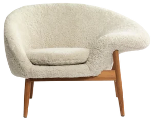 Fried Egg Right Lounge Chair in Moonlight Sheepskin by Warm Nordic