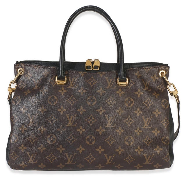 Item #: 154167 Exterior Material: Canvas MSRP: 2,620 Interior Material: Microfiber Size: MM Features Interior: Three slip...