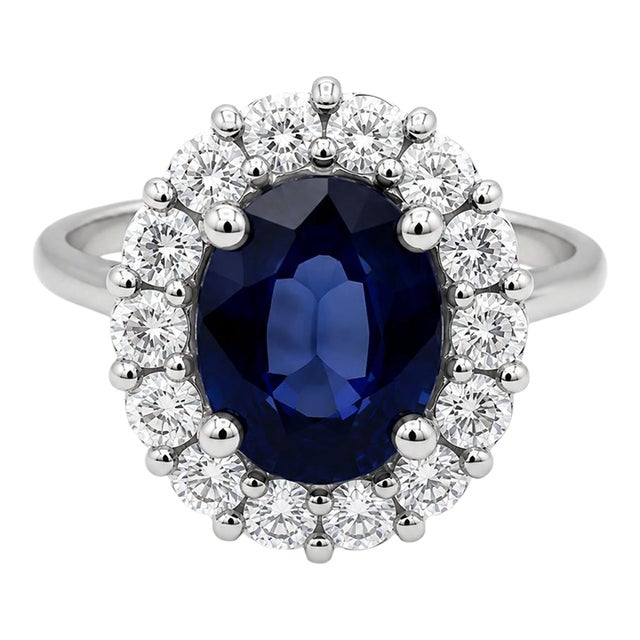18k Sapphire Ring, Size 6.5 For Sale