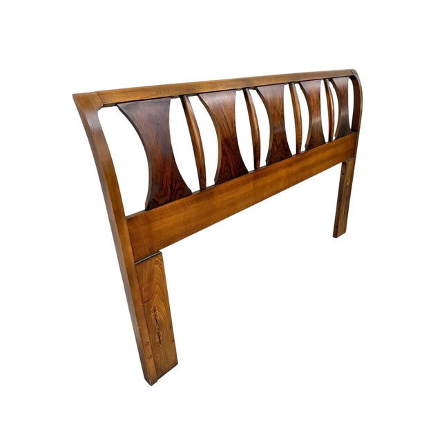 Bring iconic 1960s design into the bedroom with this Mid-Century Modern Kent Coffey Perspecta full/queen headboard....