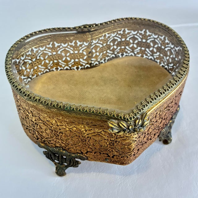 Vintage Gold Tone Heart Shaped Ormolu Filigree Jewelry Box For Sale - Image 10 of 12