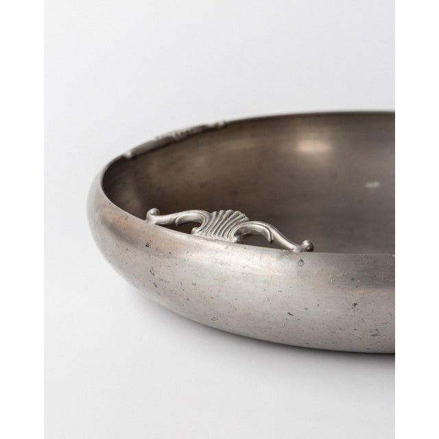 Elegant pewter bowl by renowned silversmith sylvia stave, made in 1932 for the stockholm firm c.g. Hallberg. The bowl...