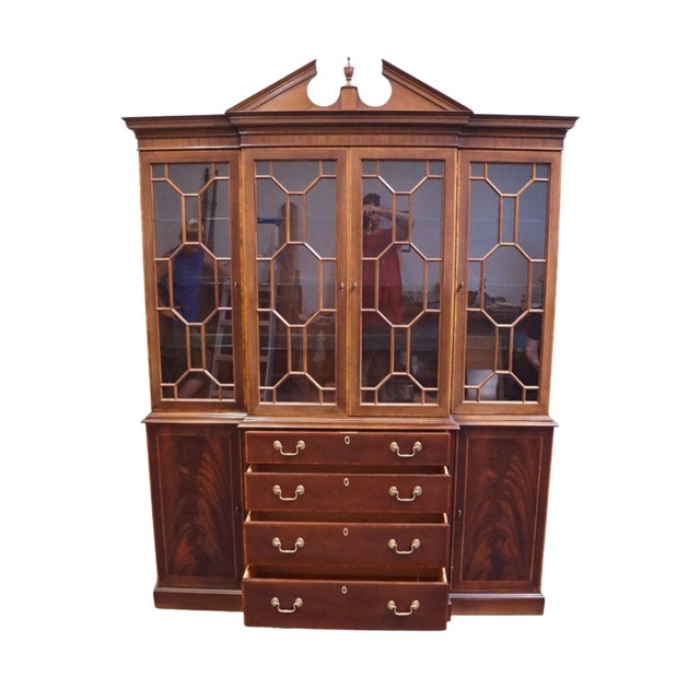 Hickory White American Masterpiece Collection Solid Mahogany Traditional Style 65" Breakfront China Cabinet For Sale - Image 9 of 15