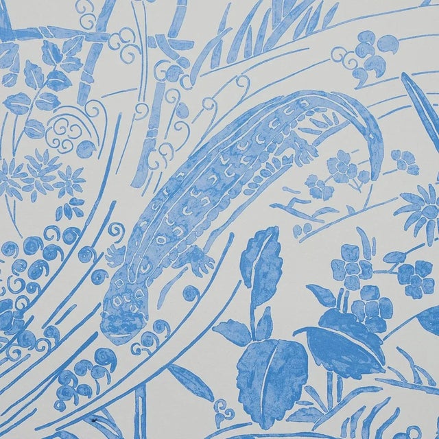 Not Yet Made - Made To Order Schumacher Sea Garden Wallpaper in Porcelain - 10 Yards For Sale - Image 5 of 7