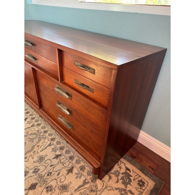 Willett Furniture 1950s Mid-Century Willett Cherry Wood Trans East Dresser For Sale - Image 4 of 7