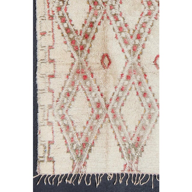 Ivory Vintage Beni Ouarain Moroccan Rug in White, Ivory, Taupe, Green and Rose Colors For Sale - Image 8 of 13