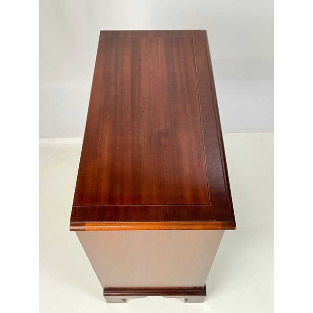Vintage White Furniture Co. Chippendale Style Inlaid Mahogany 4-Drawer Nightstand / Bachelor Chest For Sale - Image 12 of 17
