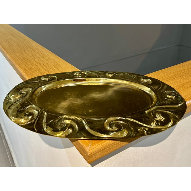 Gold-Plated Metal Decorative Serving Tray, in Good conditions. Designed 1920 to 1949