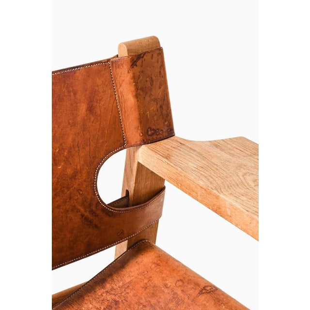 Børge Mogensen Spanish Chair in Leather and Oak attributed to Børge Mogensen, 1950s For Sale - Image 4 of 8