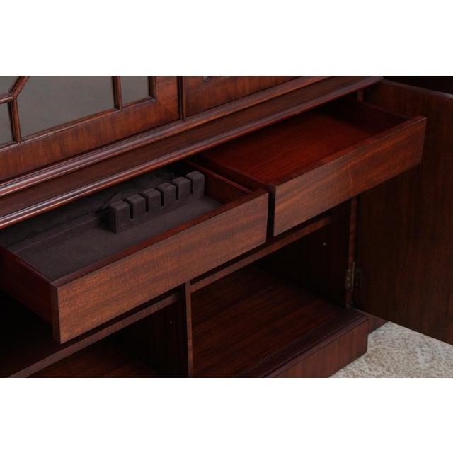 Maitland Smith Mahogany Georgian Style Breakfront For Sale In Philadelphia - Image 6 of 18