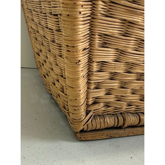 Large French Wicker Market Basket For Sale In Tampa - Image 6 of 7