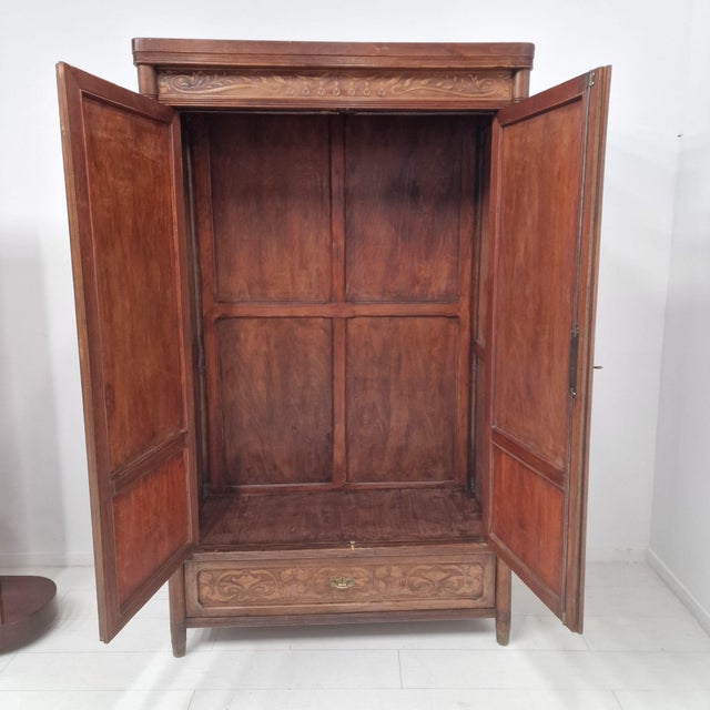 Viennese Art Nouveau Walnut Wardrobe with Floral Marquetry from Jacob & Josef Kohn, 1890s For Sale - Image 4 of 18