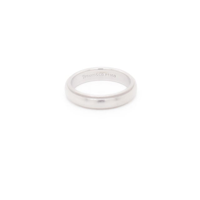 1990s Vintage Tiffany & Co. Platinum Wedding Band Ring For Sale - Image 5 of 7