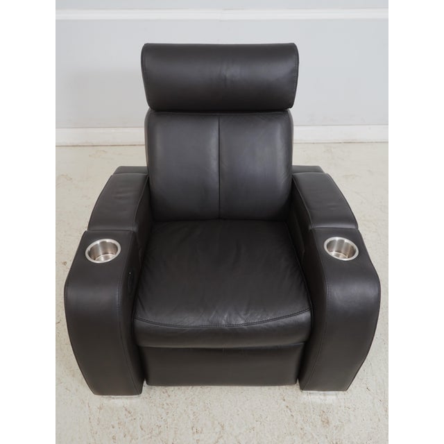 Age: Approx: 10 Years Old Details: High Quality Construction Modern Design Track Arms Traditional Style Good Working Order...