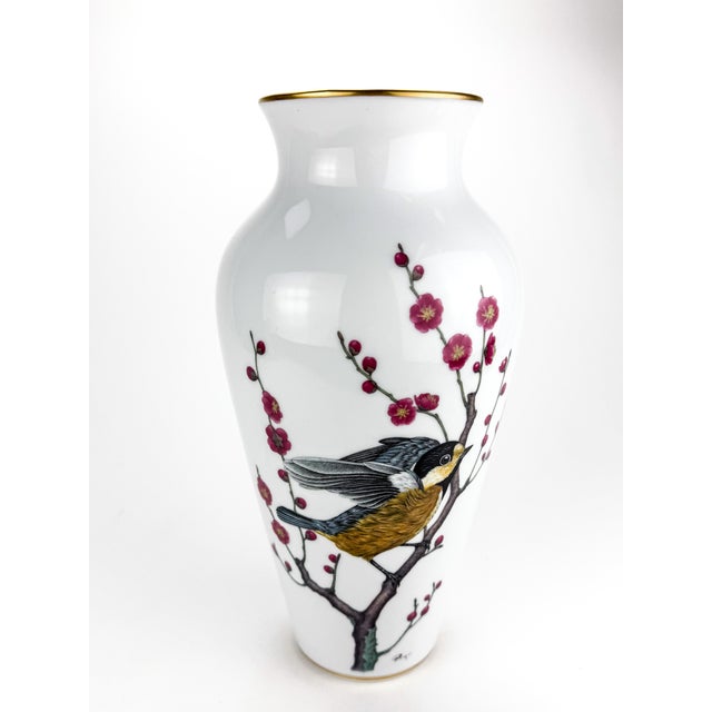 1980s Vintage Franklin Mint Tall White Porcelain Vase For Sale - Image 5 of 12