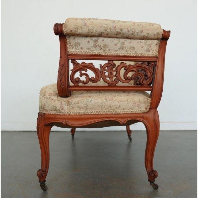 Wood Antique Carved Walnut Victorian Conversation Settee For Sale - Image 7 of 16