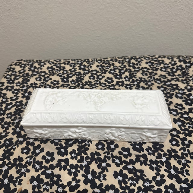 Mid-Century Modern Vintage Mid-Century Modern Italian Neo-Classical Relief Ceramic Trinket Box For Sale - Image 3 of 10