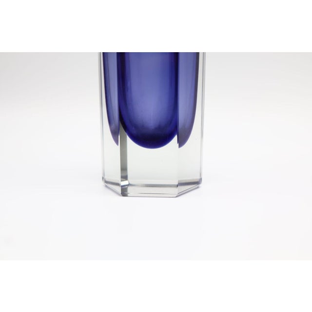 Mid-Century Modern Mid-Century Modern Faceted Murano Sommerso Glass Vase by Flavio Pol, 1960s For Sale - Image 3 of 4