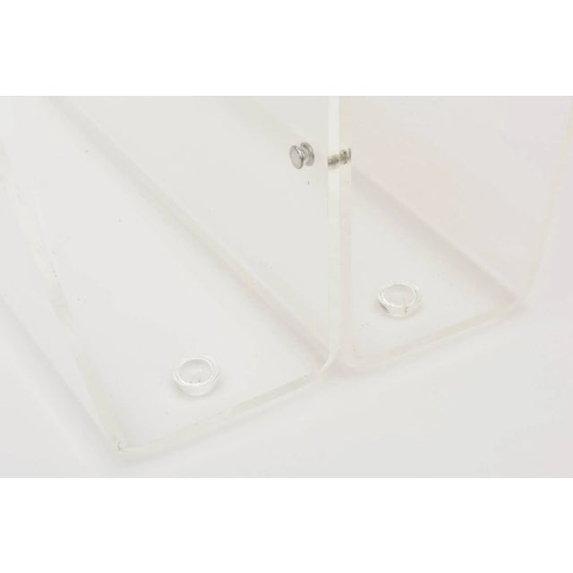 Vintage Lucite Two Compartment Magazine Holder or Stand With Handle 1970's For Sale In Miami - Image 6 of 11