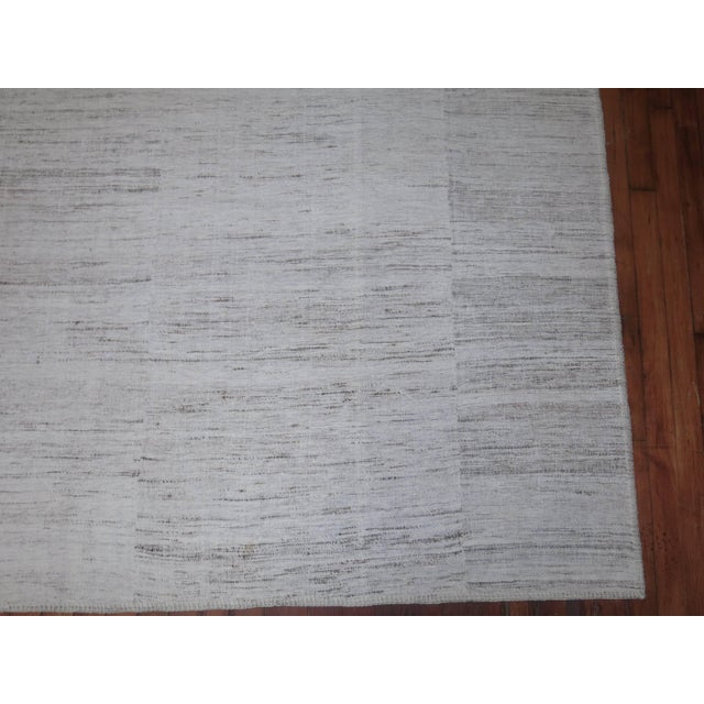 Early 21st Century Zabihi Collection White Modern Textured Persian Kilim For Sale - Image 5 of 6